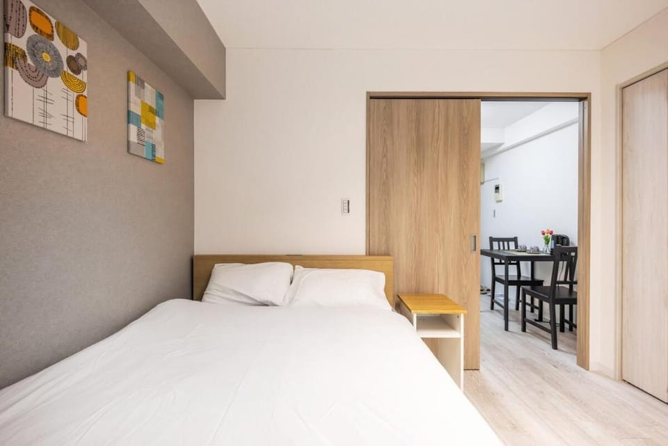 Ikebukuro 8 min walk, Kanamecho 6 min walk, 25sqm room, 2 guests, Direct access to Shinjuku, Shibuya, Tokyo, Ueno, 1 double bed Apartment in Japan