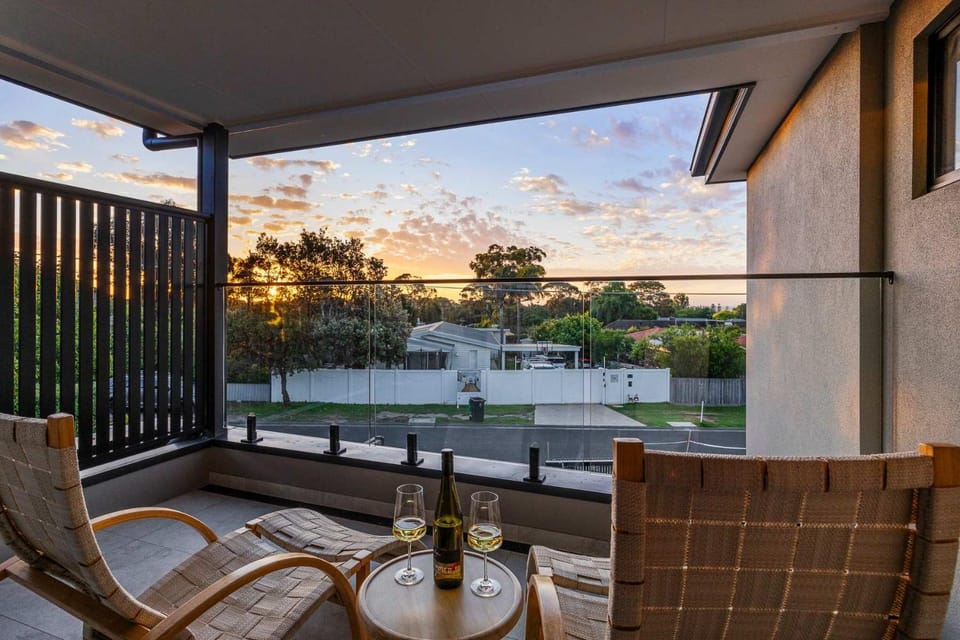 Darcy's Idyllic Getaway 2 Mins to Beach & Shops House in Mornington