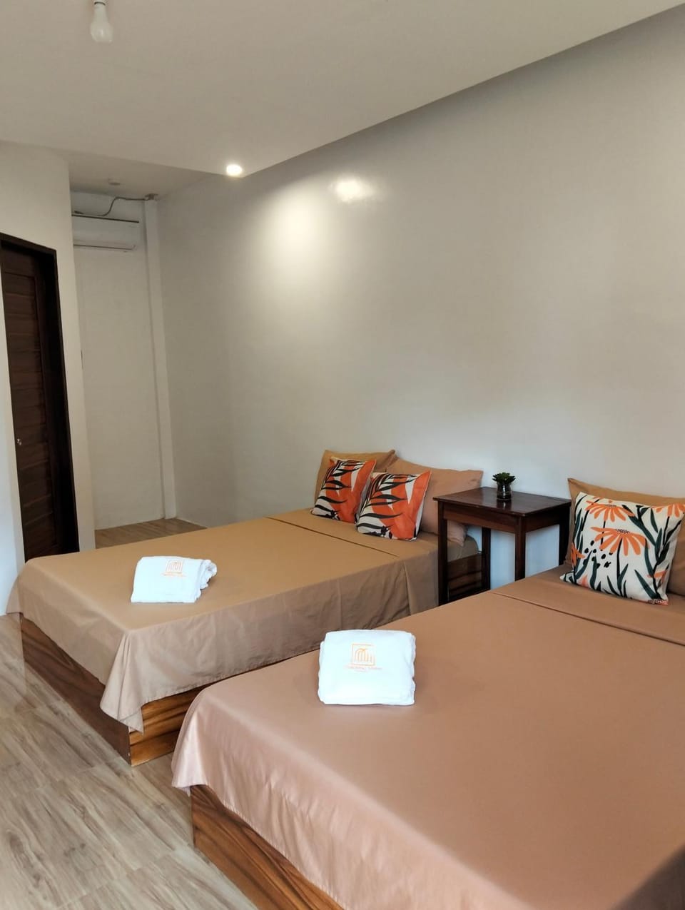 Photo of the whole room, Bedroom, air conditioner