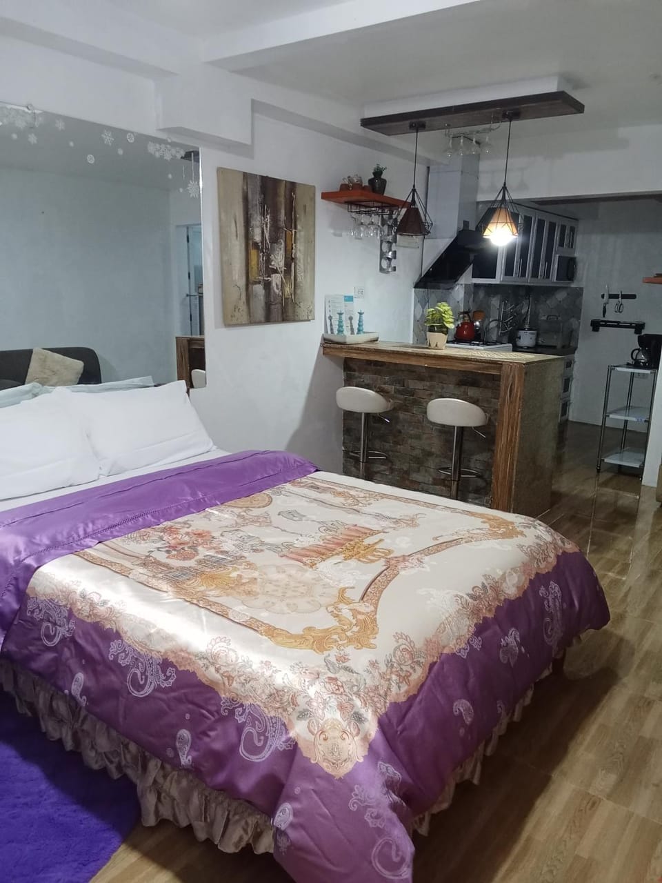 Huge room with kitchen Bed and Breakfast in Calabarzon