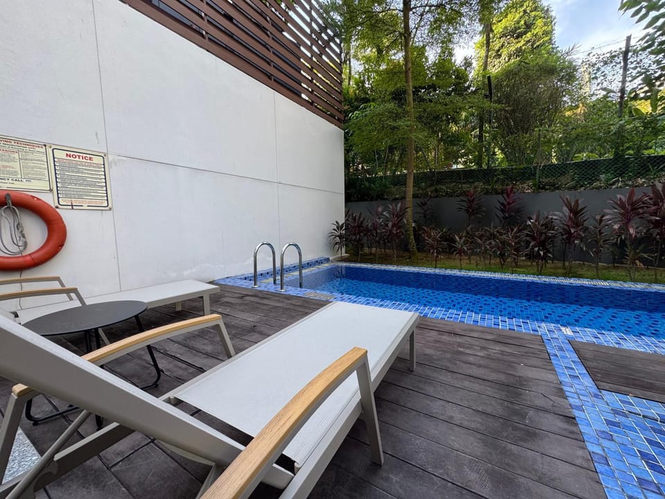 Day, Pool view, Swimming pool, sunbed