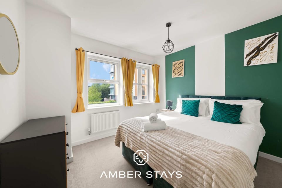 Spacious 3 Bed House in Reading by Amber Stays, Perfect for Business & Contractors, FREE Parking! House in Reading