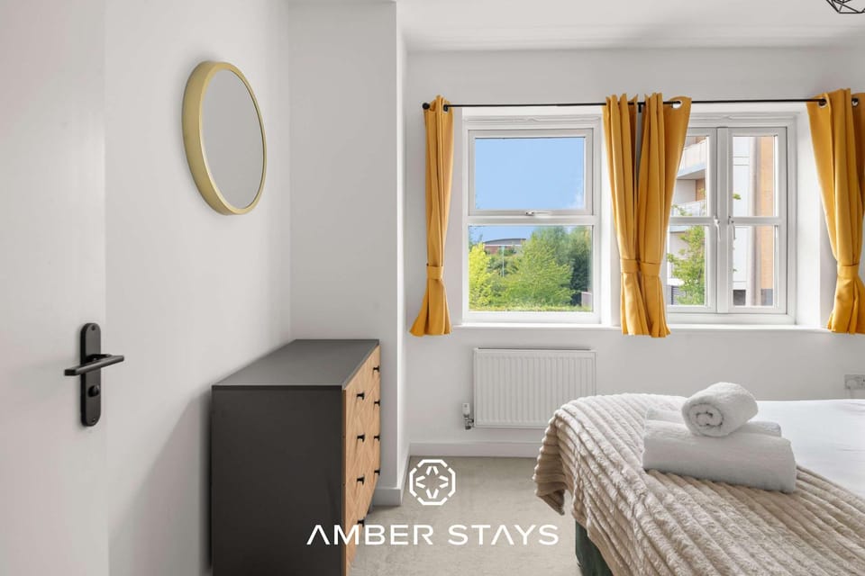Spacious 3 Bed House in Reading by Amber Stays, Perfect for Business & Contractors, FREE Parking! House in Reading