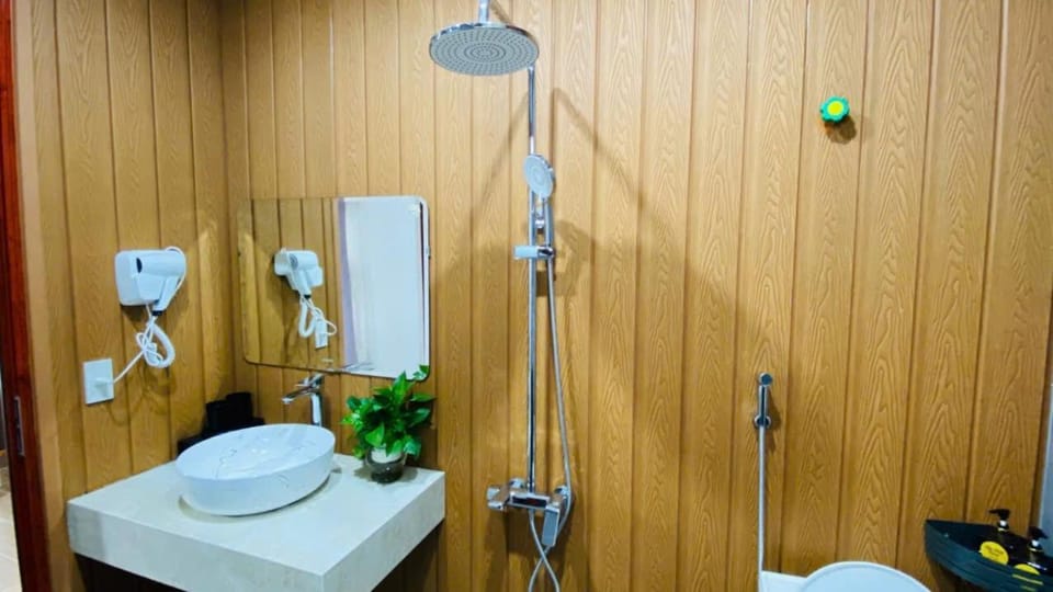 Hai Phat Hotel Chùa Hang Đồng Hỷ Hotel in Laos