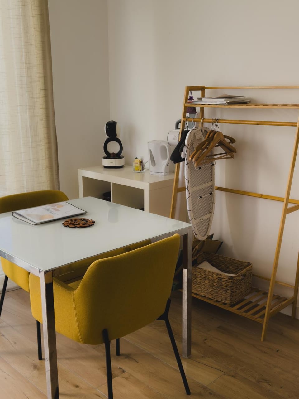 Studio Bruz Gare Apartment in Bruz