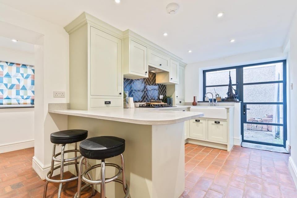 Coastal Home in Mumbles with Garden & WiFi House in The Mumbles