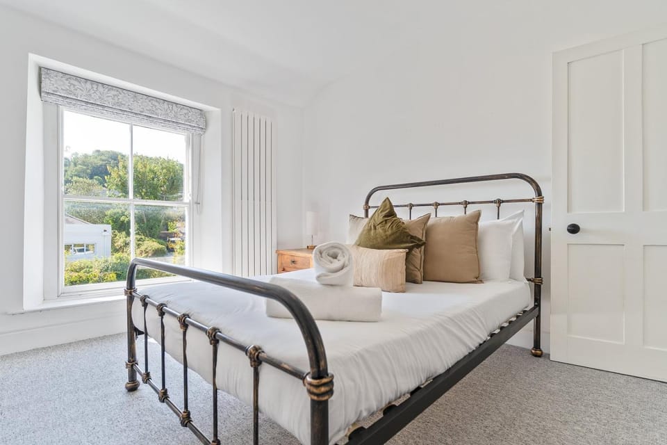 Mumbles Coastal Home - Near Beach & Promenade House in The Mumbles