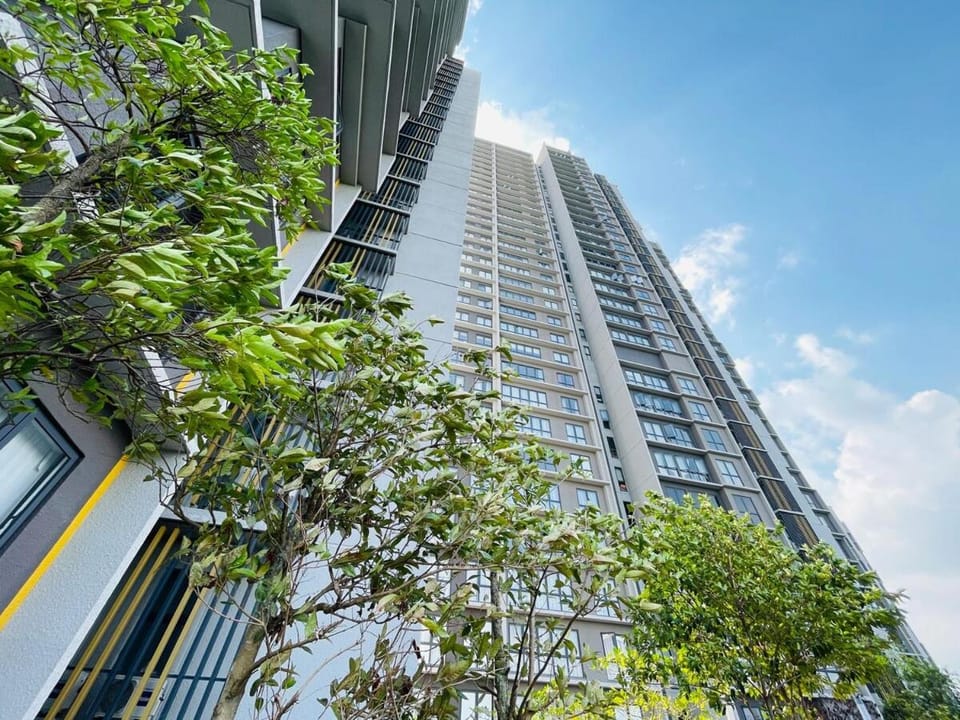 Property building, Day, City view
