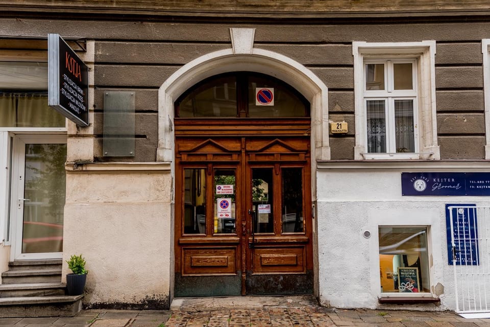 Property building, Facade/entrance