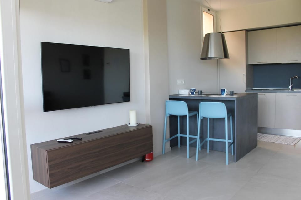 TV and multimedia, Kitchen or kitchenette, stove