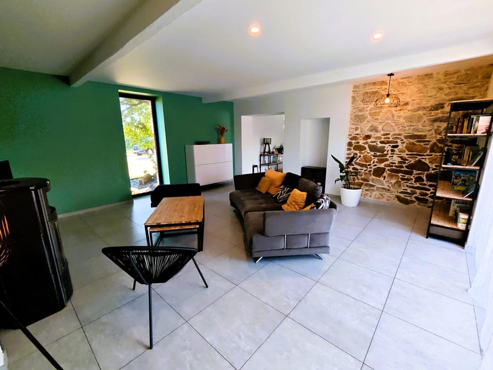 Communal lounge/ TV room, Living room