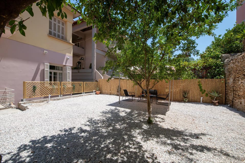 Property building, Balcony/Terrace, Balcony/Terrace