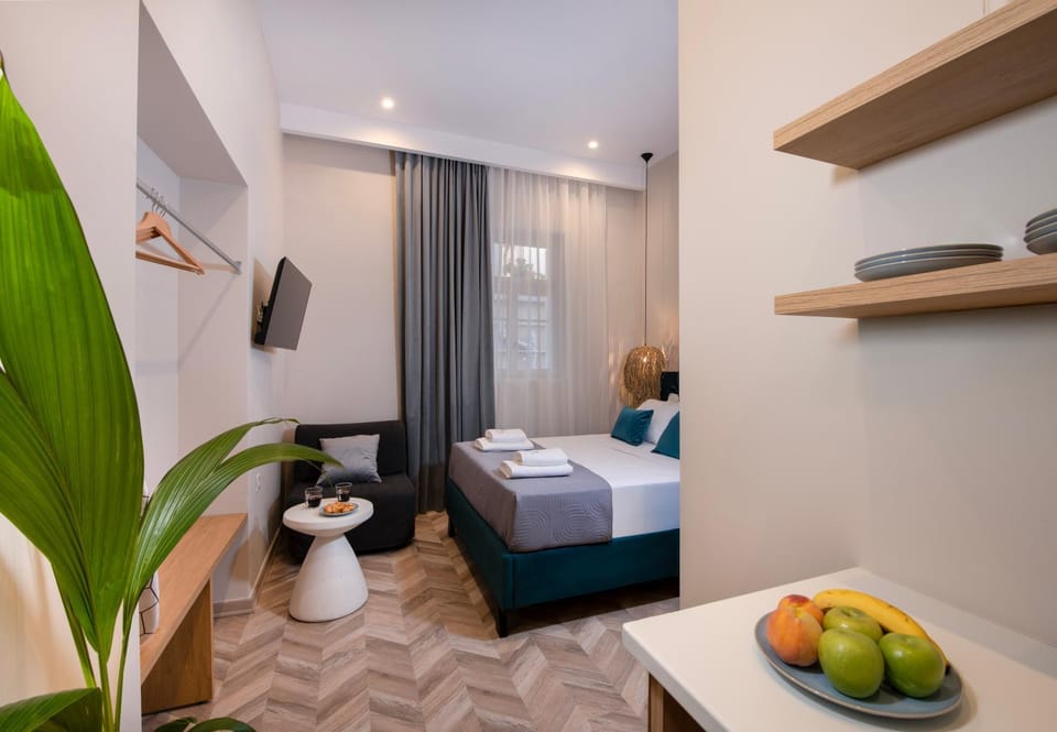 Bed, Photo of the whole room, Seating area