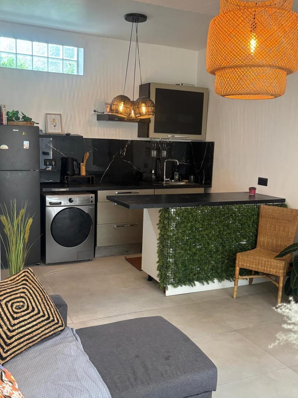 Kitchen or kitchenette, Living room, Seating area, washing machine