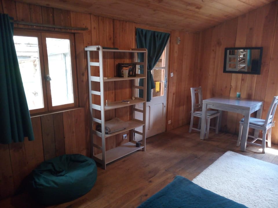 Chalet Banassac Country House in Auvergne-Rhône-Alpes