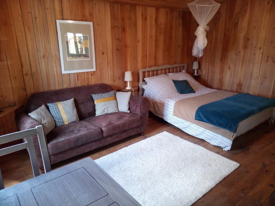 Chalet Banassac Country House in Auvergne-Rhône-Alpes