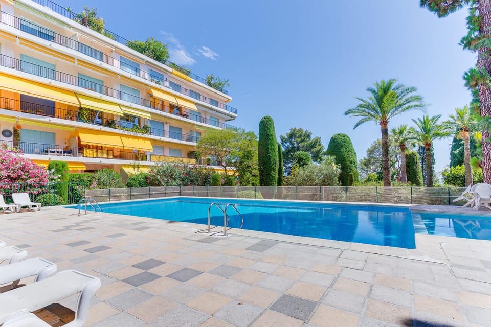 Property building, Garden, Garden view, Pool view, Swimming pool