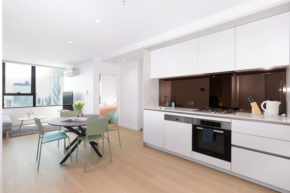 Coffee/tea facilities, Kitchen or kitchenette, Living room, Dining area, dishwasher, minibar, oven, stove, toaster