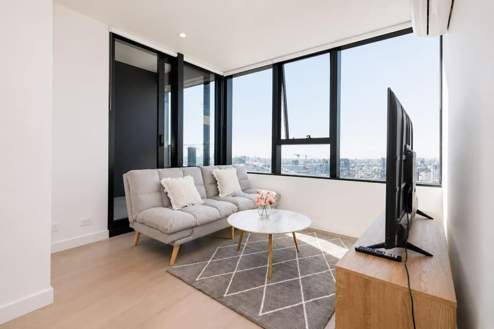 TV and multimedia, Living room, Evening entertainment