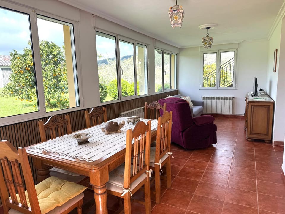 Living room, Seating area, Dining area, Garden view, internet