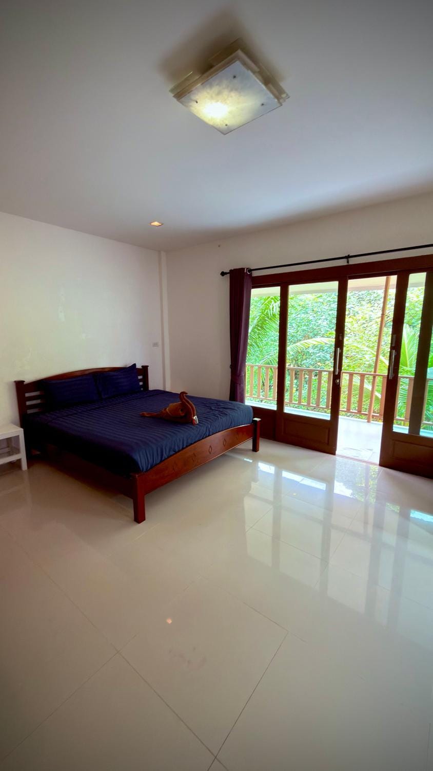 Bed, Living room, Bedroom