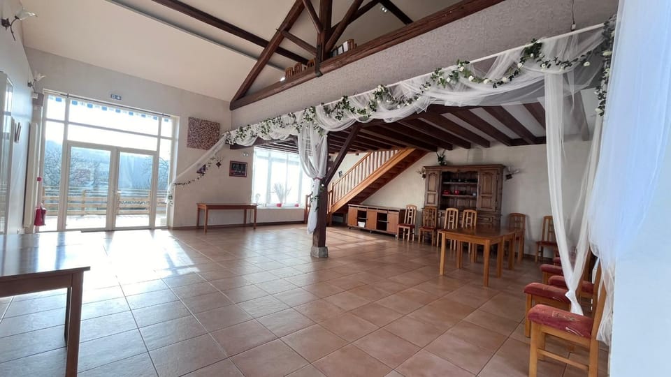 Communal lounge/ TV room