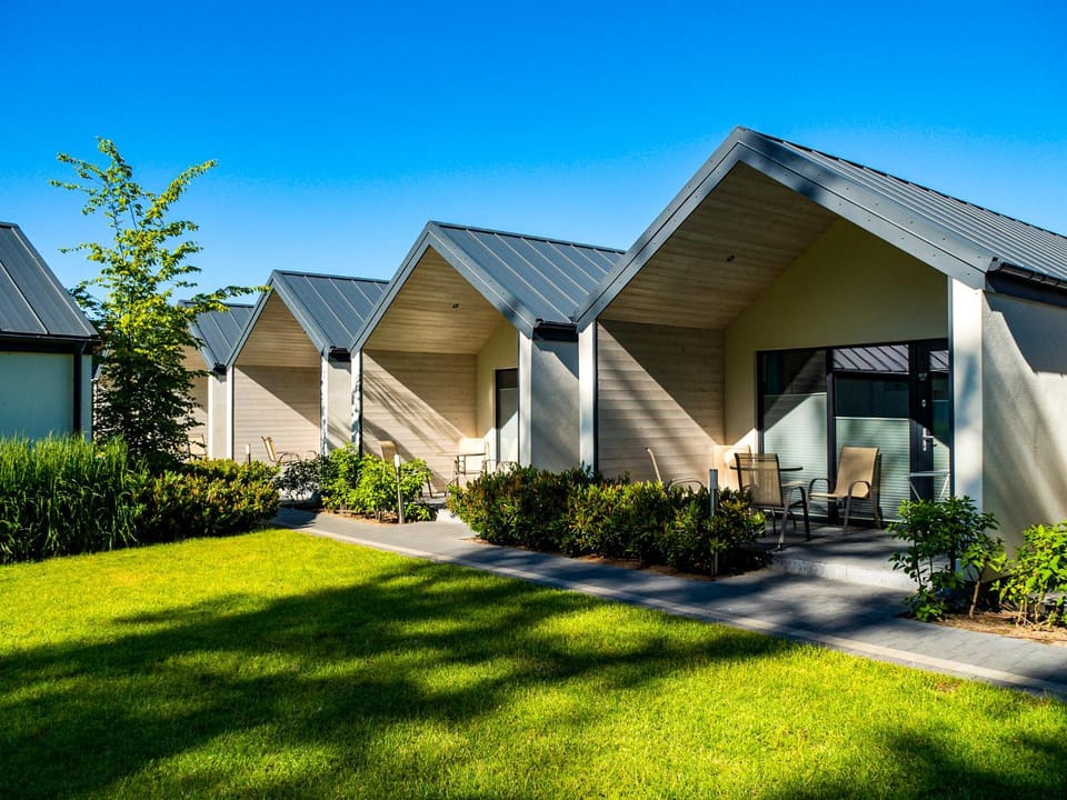Property building, Facade/entrance, Garden, Other, Area and facilities