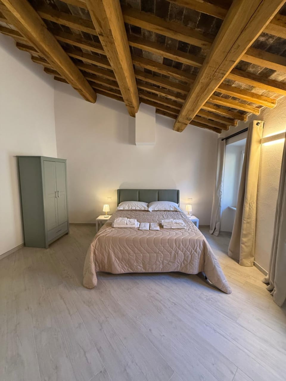 Bed, Photo of the whole room, Bedroom, towels, wardrobe