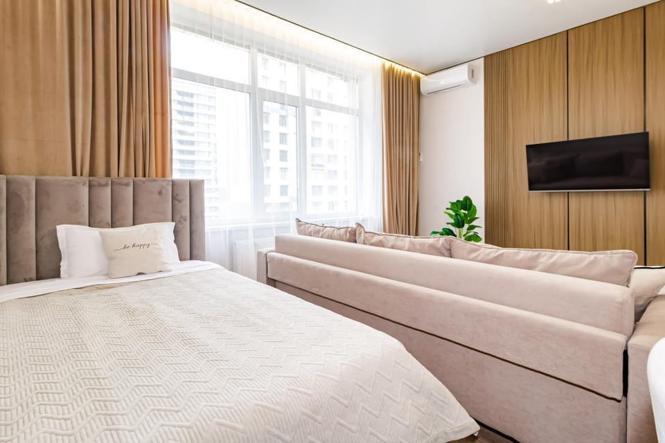Bed, TV and multimedia, Living room