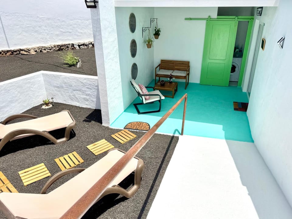 Patio, Garden, Balcony/Terrace, sunbed
