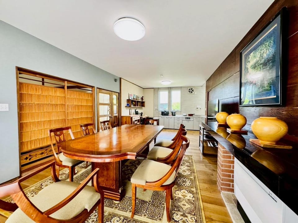 Living room, Dining area