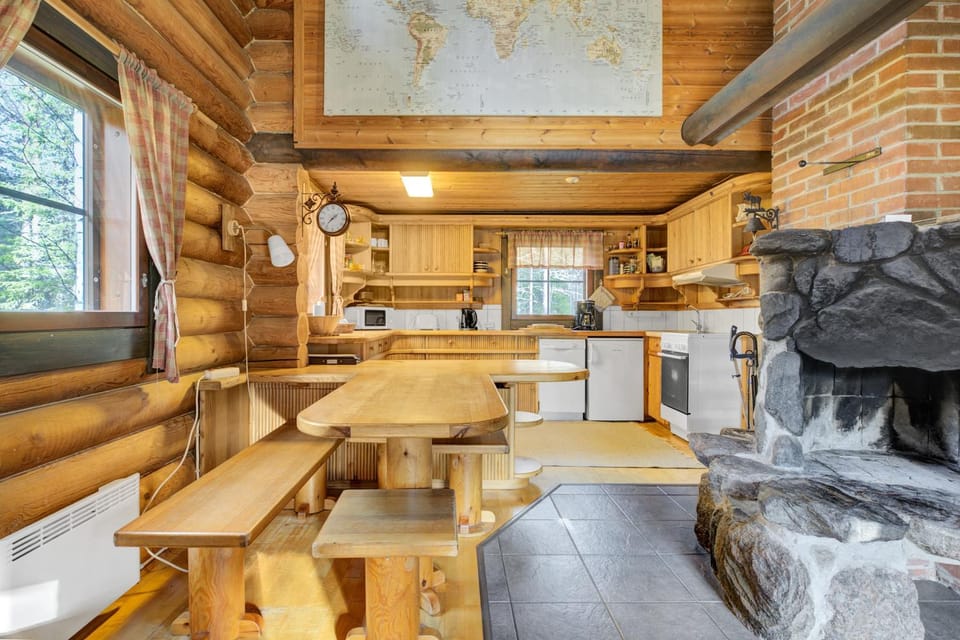 Laavu 15 Original Log Cabin with Sauna Cabin in Rovaniemi