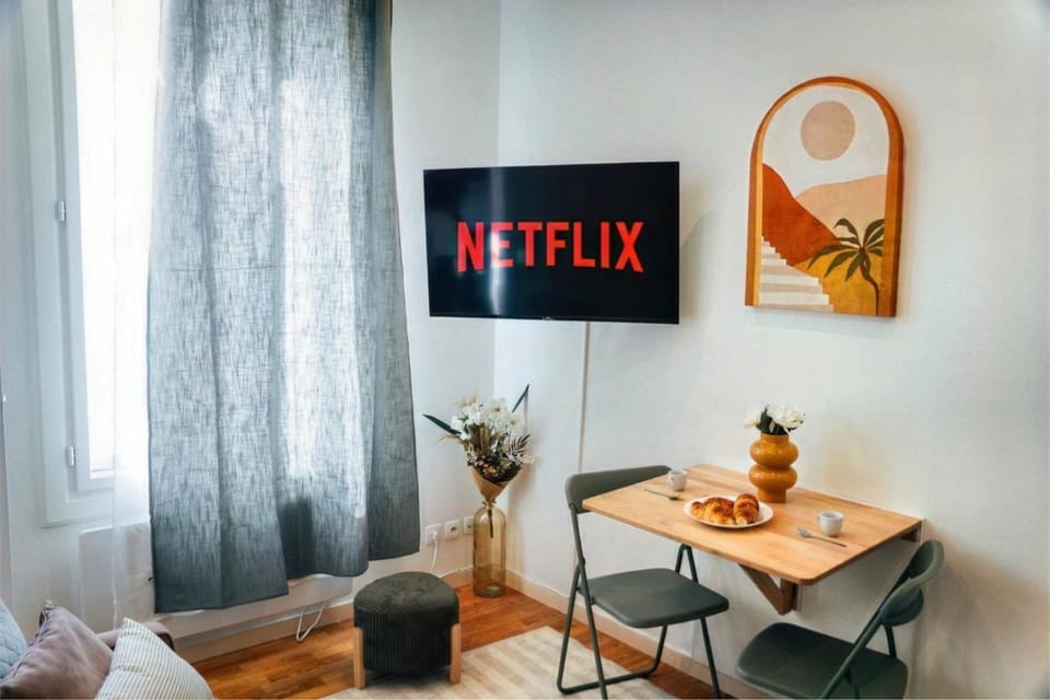 TV and multimedia, Living room, Seating area