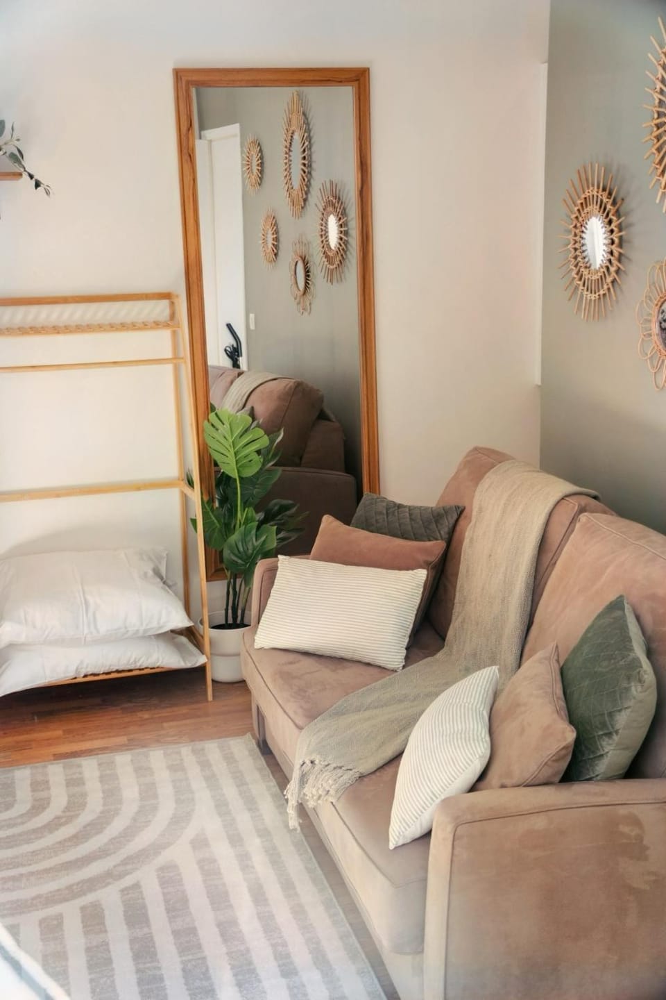 Living room, Bedroom