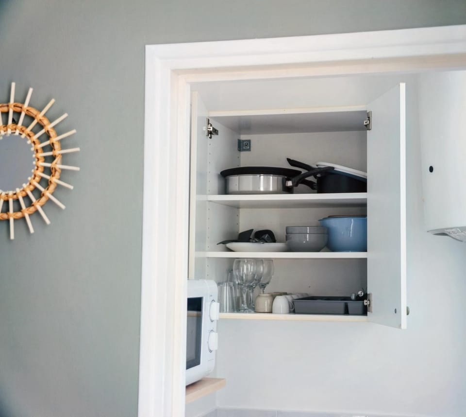 Kitchen or kitchenette, wardrobe