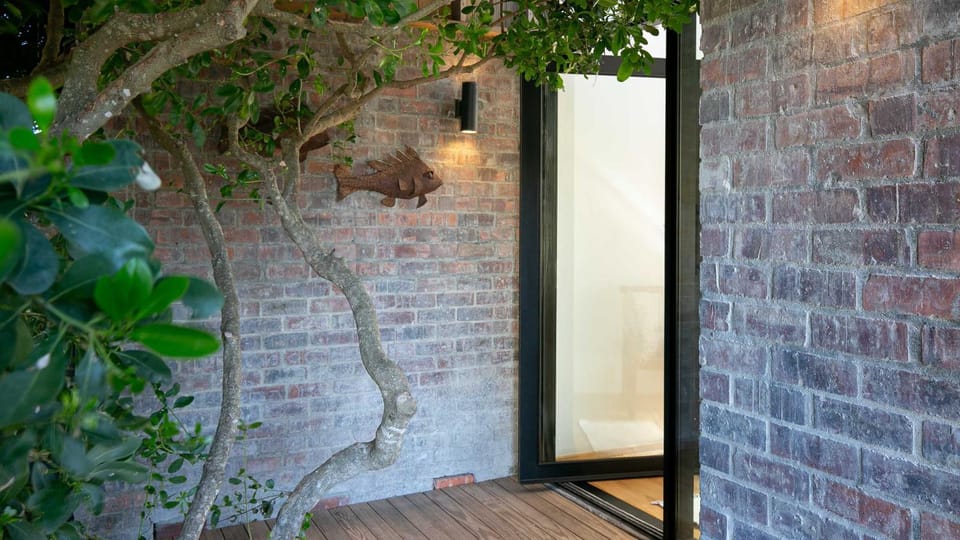 Facade/entrance