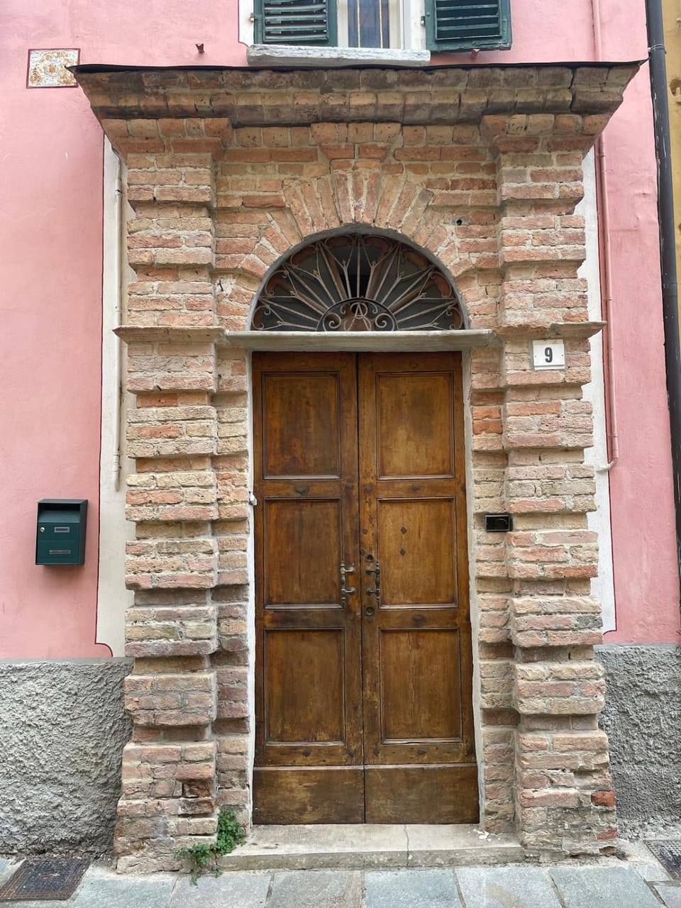Facade/entrance