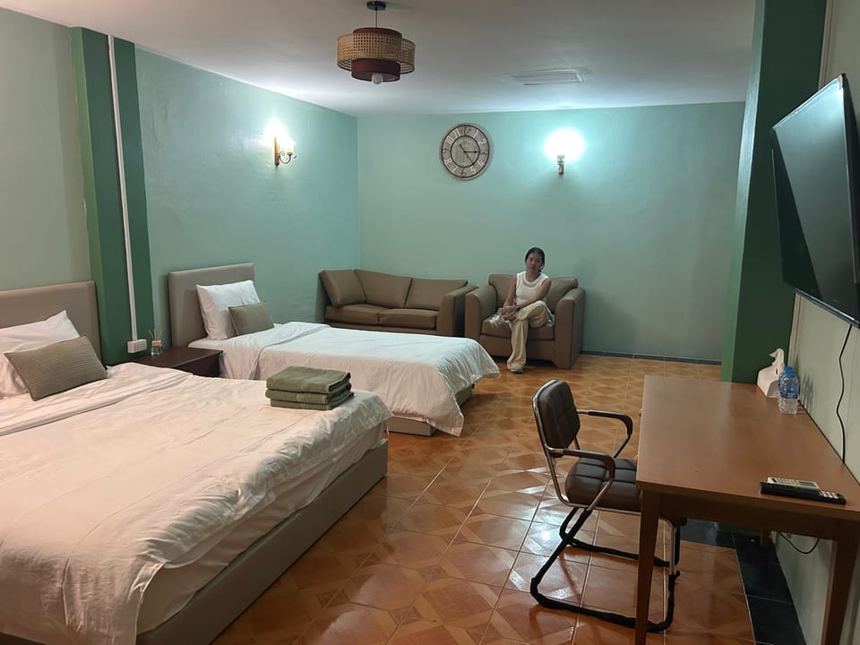 People, Bathroom, Photo of the whole room, Seating area, Bedroom, air conditioner