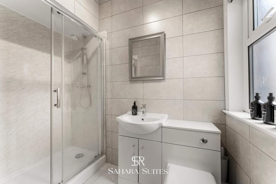 Shower, Bathroom, towels