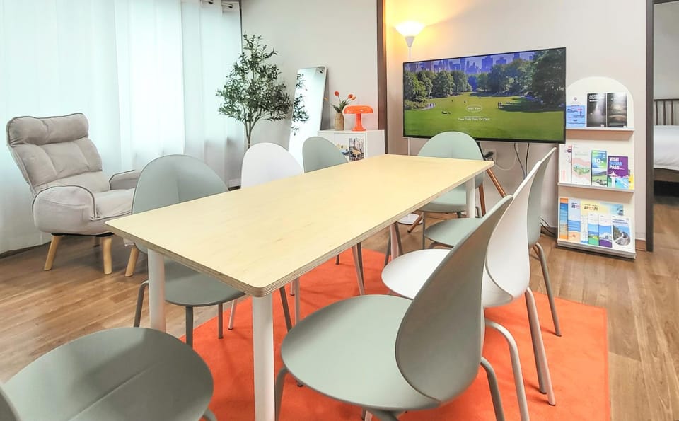 Living room, Dining area