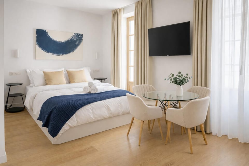 Bed, Photo of the whole room