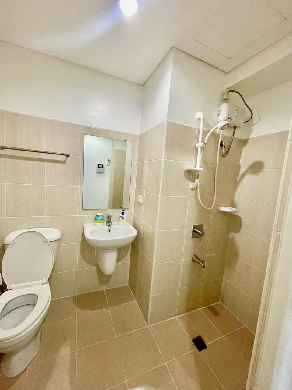 Studio Unit at Grand Riviera Suites in front of US Embassy Apartment hotel in Manila City