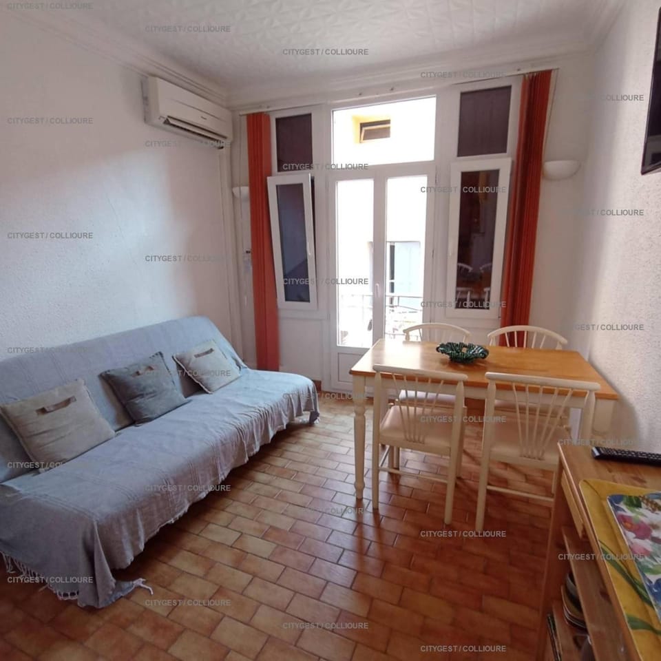Living room, Dining area, air conditioner
