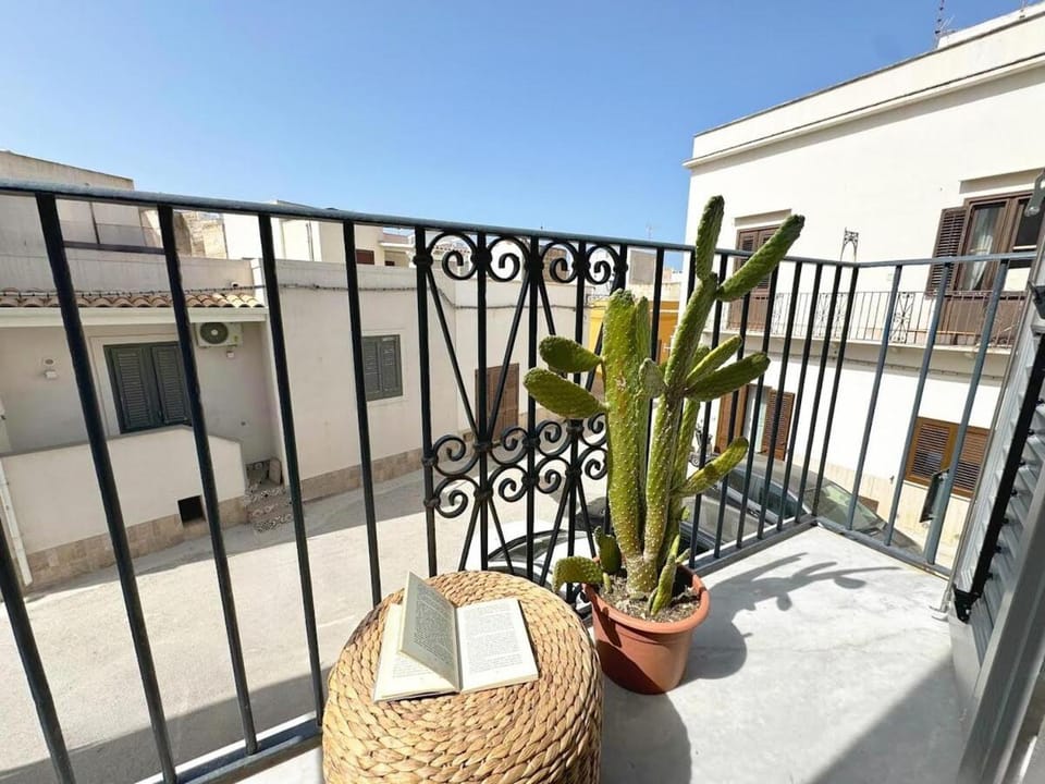 Property building, Balcony/Terrace