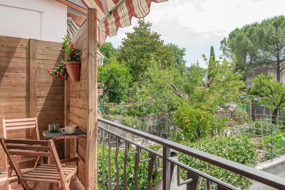 Property building, Garden, Balcony/Terrace, Garden view