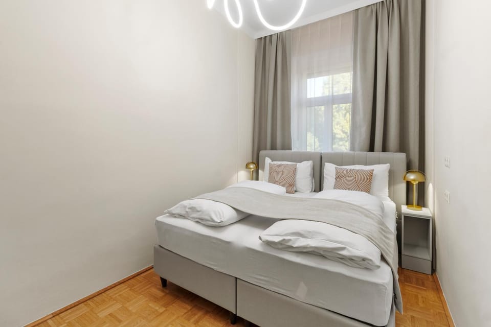 Meidling Rooms I 1 Min to U6 I Self Check In Hotel in Vienna