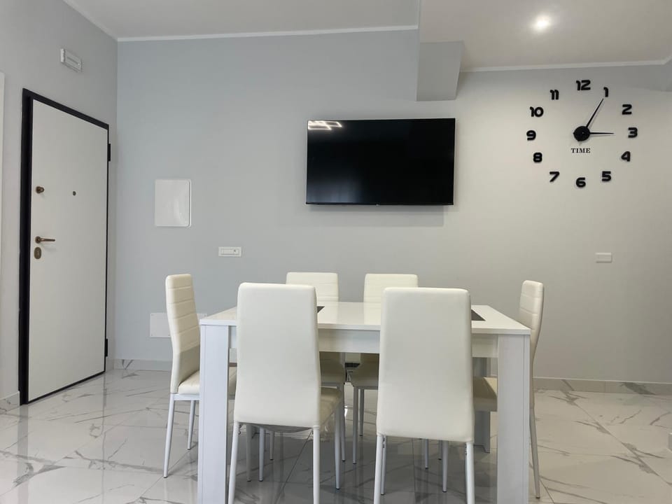 TV and multimedia, Dining area