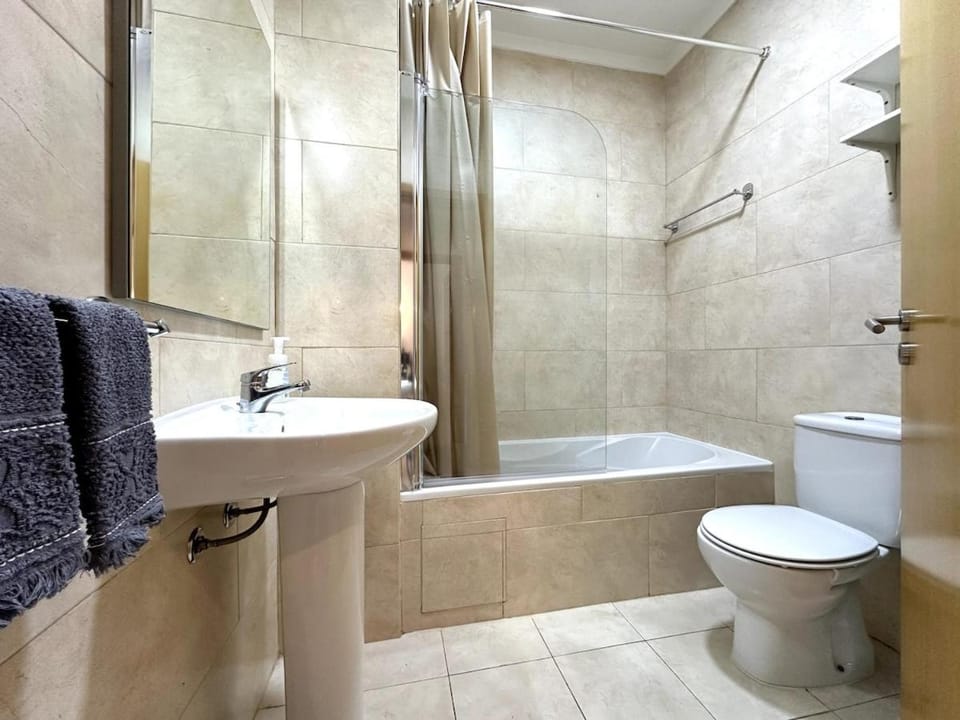 Apt MA - with pool Apartment in Faro District