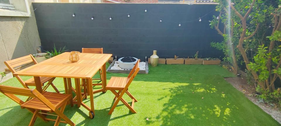 Patio, Day, Garden, Balcony/Terrace, Dining area, Garden view