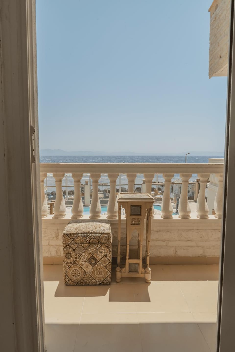 View (from property/room), Balcony/Terrace, Living room, Seating area, Sea view